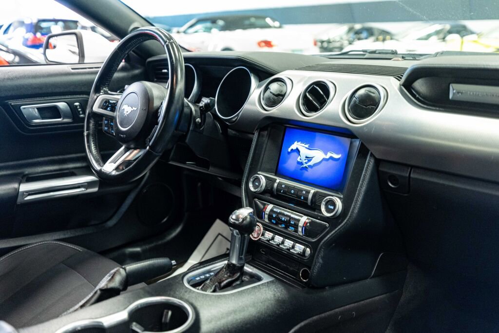 Used 2018 Ford Mustang Coupe w/ Equipment Group 101A RWD image 12