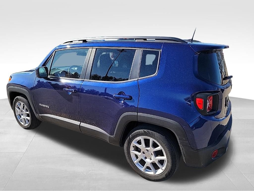 Used 2020 Jeep Renegade Latitude w/ Cold Weather Group image 11