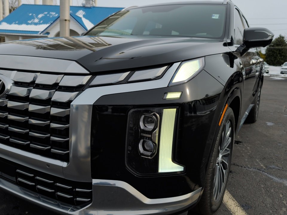 Used 2023 Hyundai Palisade Calligraphy w/ Cargo Package image 8