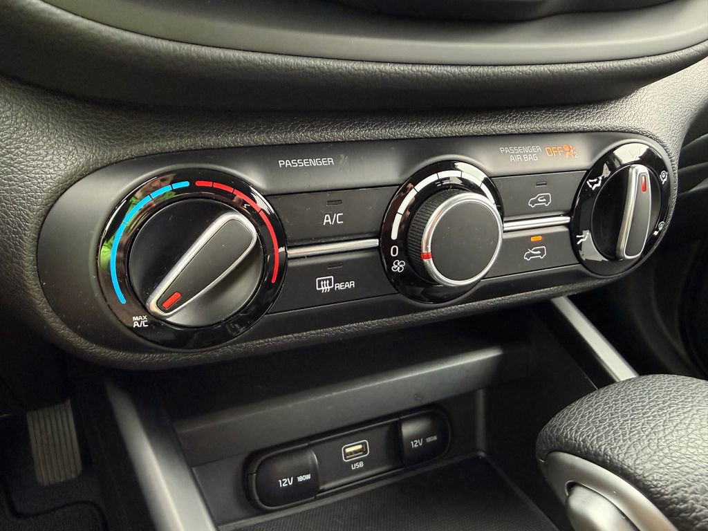 Certified 2025 Kia Soul LX FWD image 29