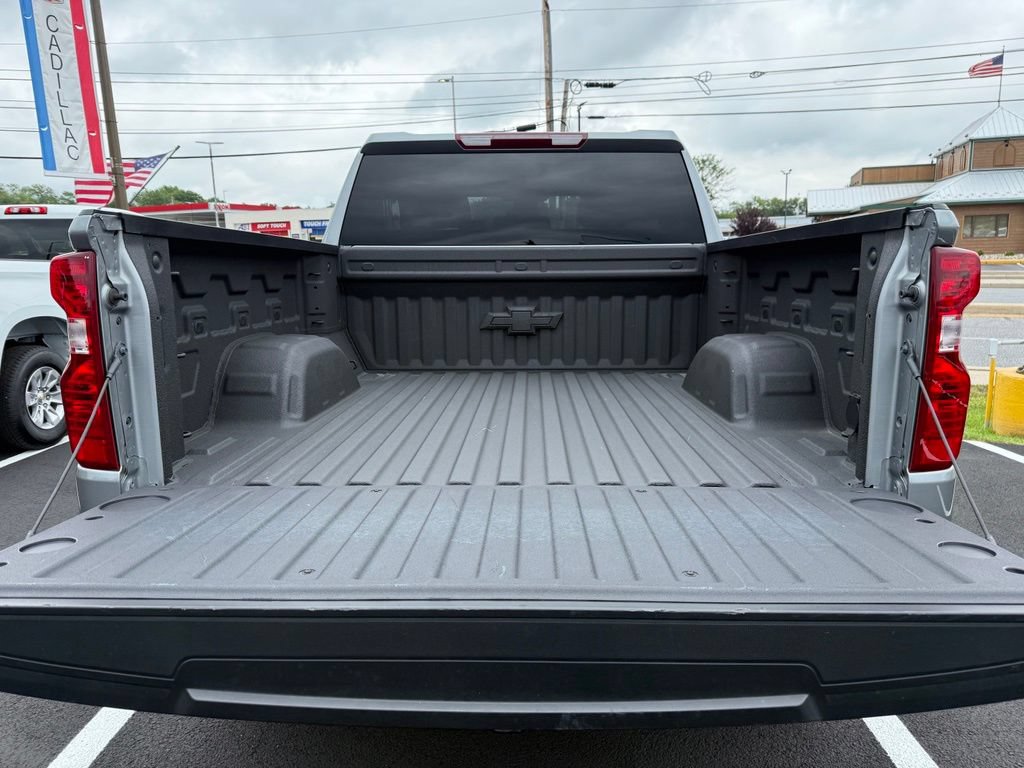 Used 2025 Chevrolet Silverado 1500 Custom Trail Boss AWD/4WD image 9