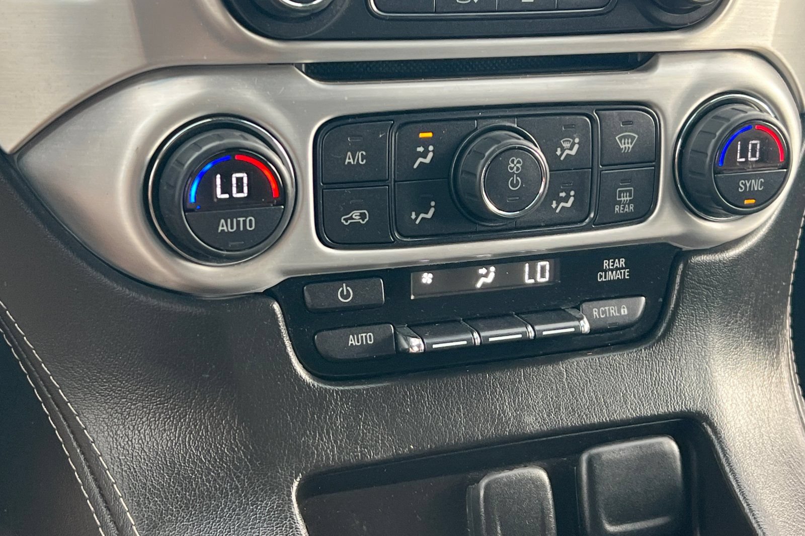Used 2015 GMC Yukon SLE w/ Convenience Package AWD/4WD image 17