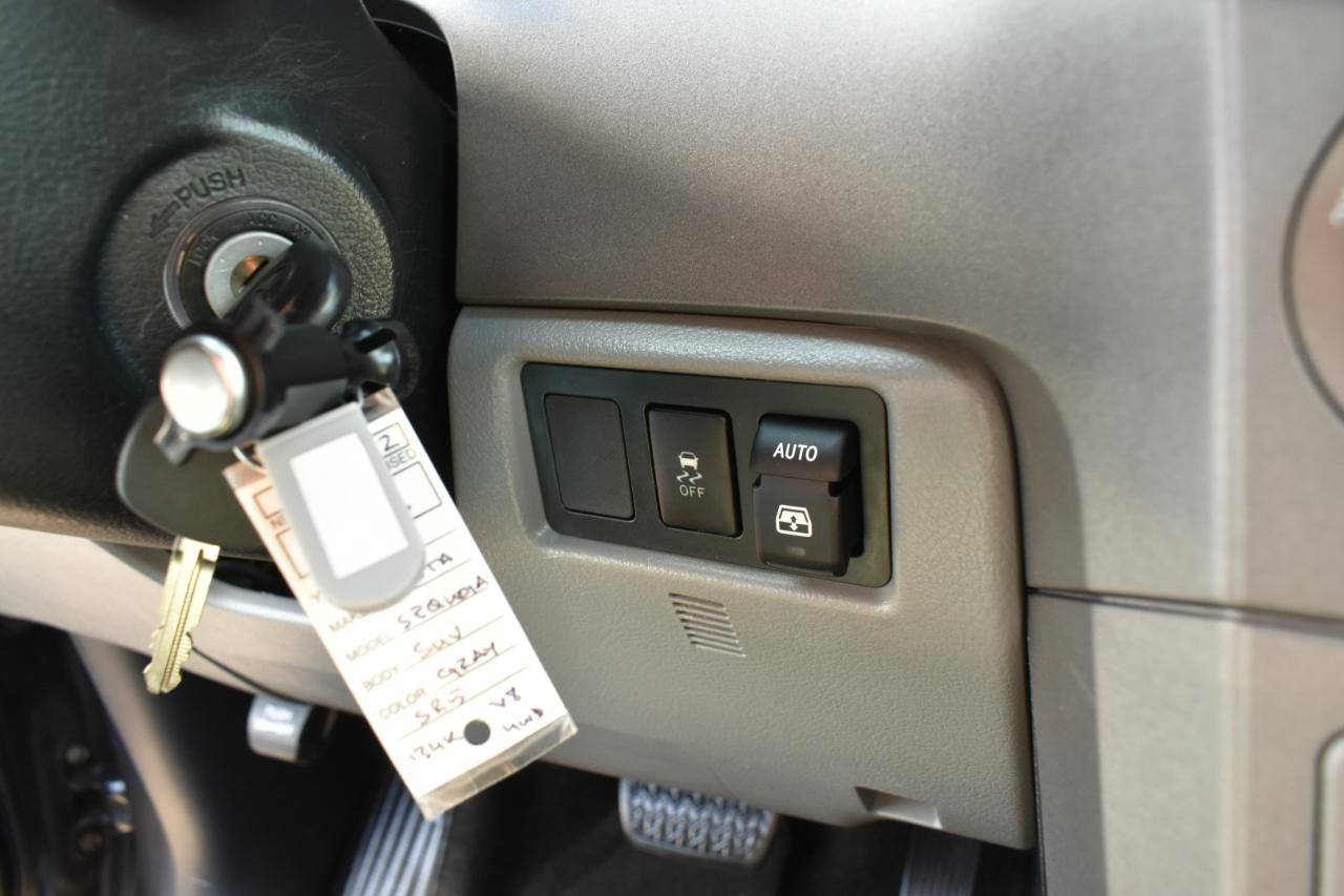 Used 2013 Toyota Sequoia SR5 AWD/4WD image 45