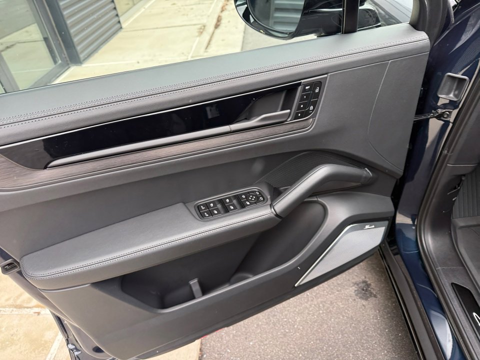 New 2026 Porsche Cayenne GTS image 21