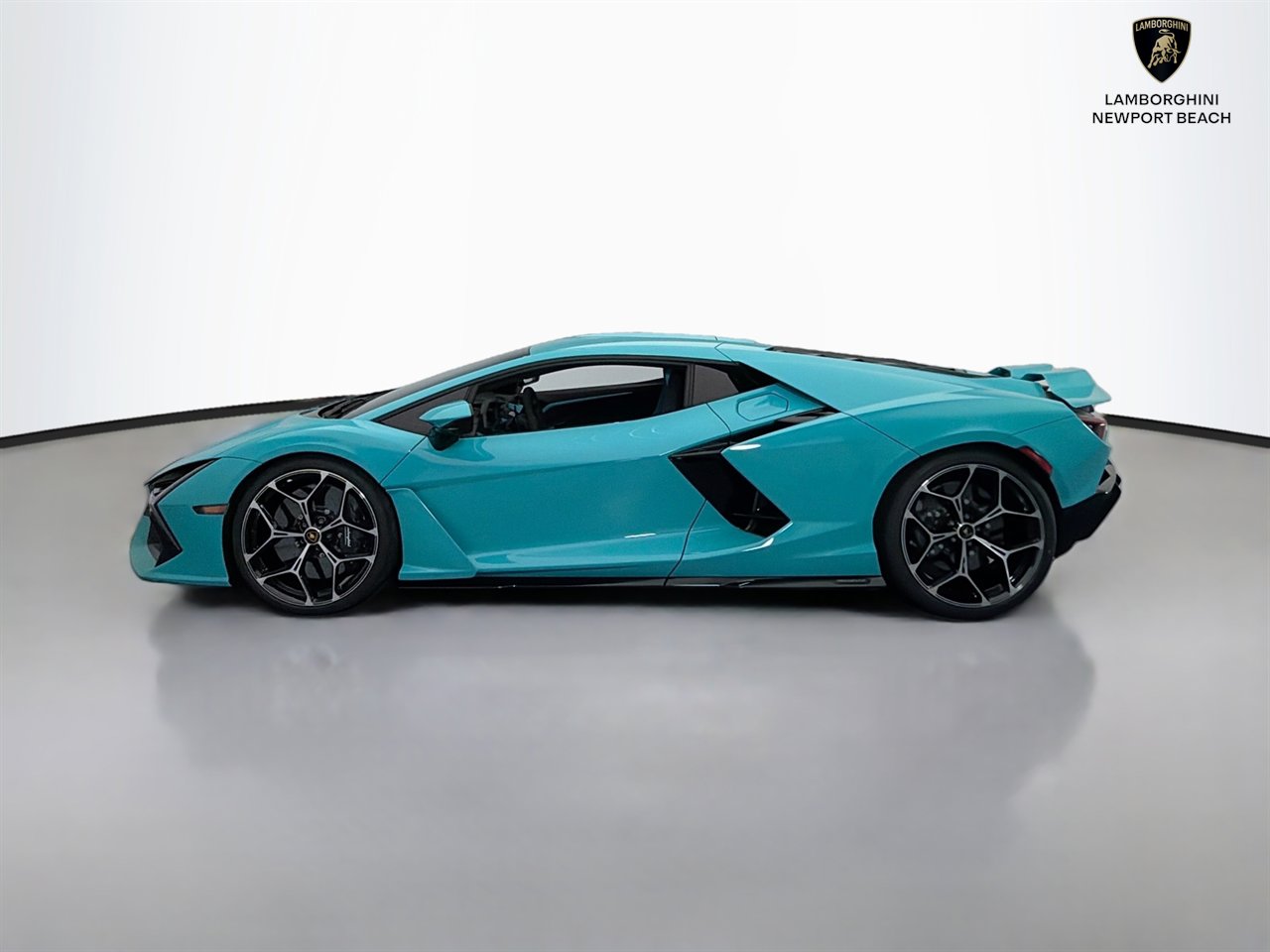 Used 2024 Lamborghini Revuelto AWD/4WD image 4