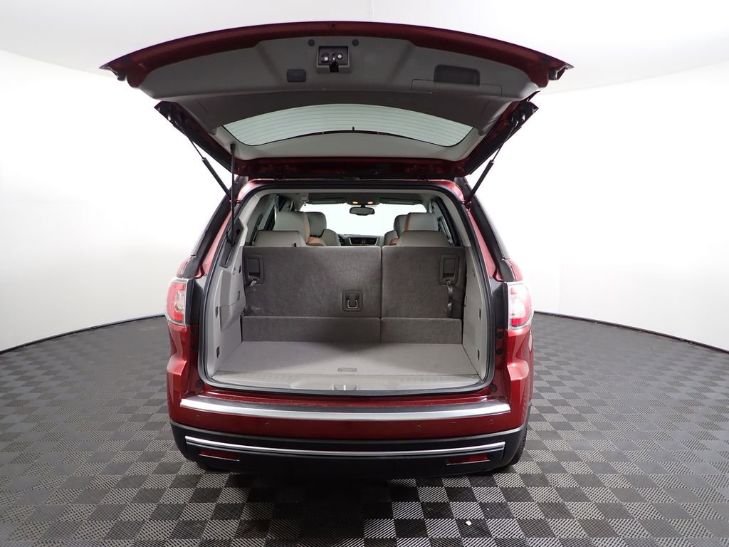 Used 2015 GMC Acadia SLT image 16