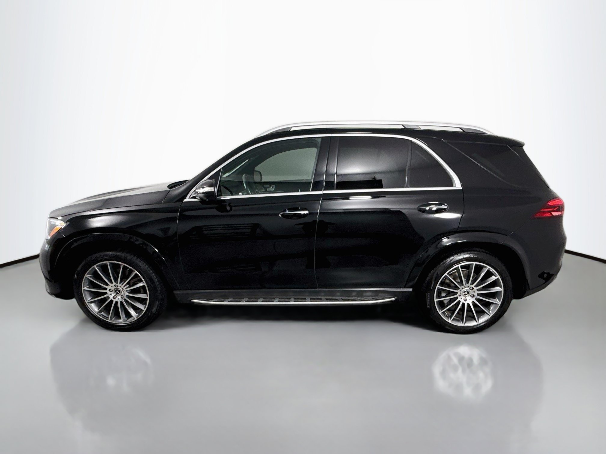 Used 2024 Mercedes-Benz GLE 350 4MATIC image 4