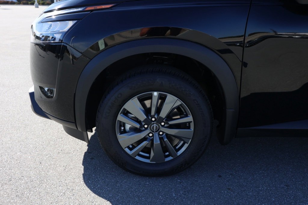 New 2025 Nissan Pathfinder SV w/ Cargo Package image 11