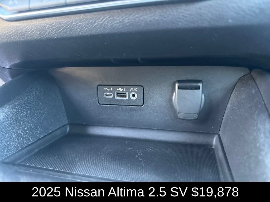Used 2025 Nissan Altima 2.5 SV FWD image 26