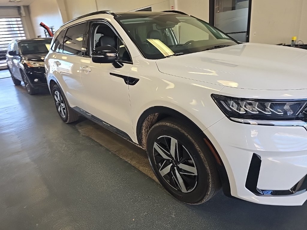 Used 2023 Kia Sorento S w/ Panoramic Sunroof Package FWD image 1