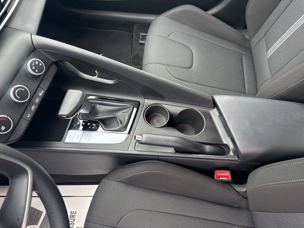 Used 2026 Hyundai Elantra SE image 29