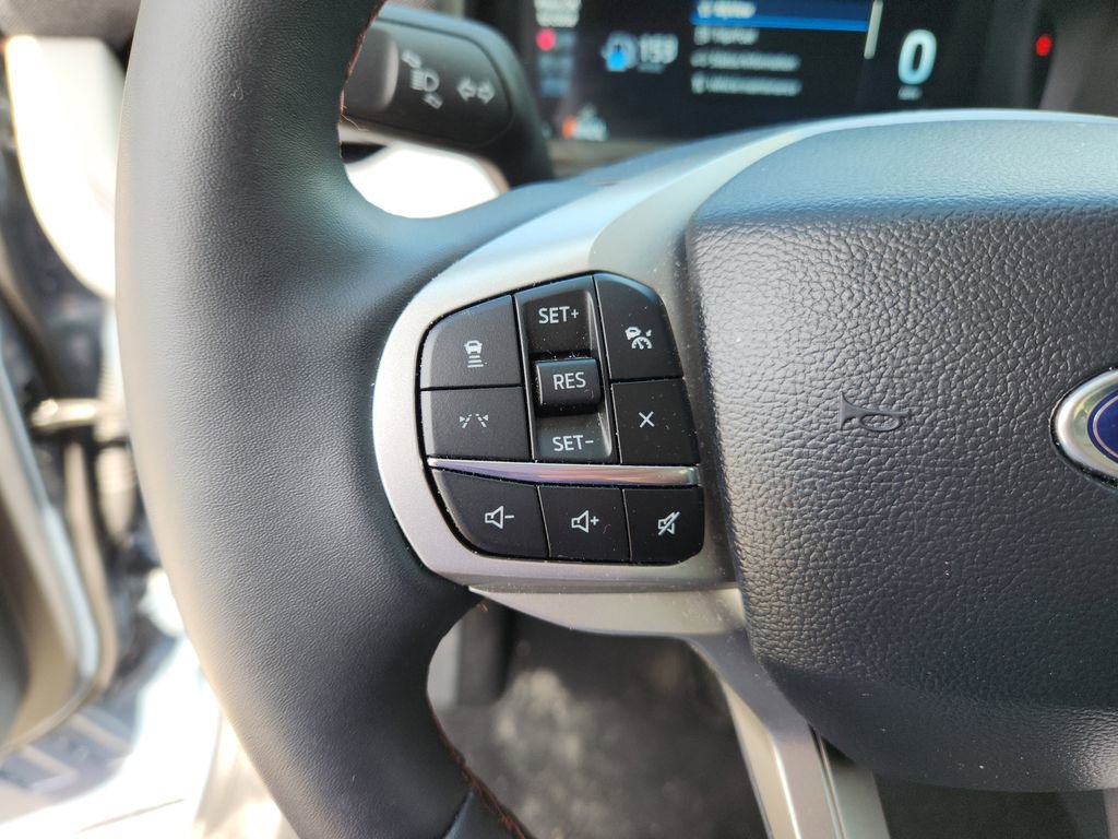 Used 2025 Ford Explorer Active w/ Active Comfort Package image 30