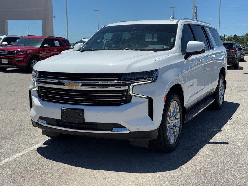 Used 2024 Chevrolet Suburban LT w/ LT Signature Package AWD/4WD image 8