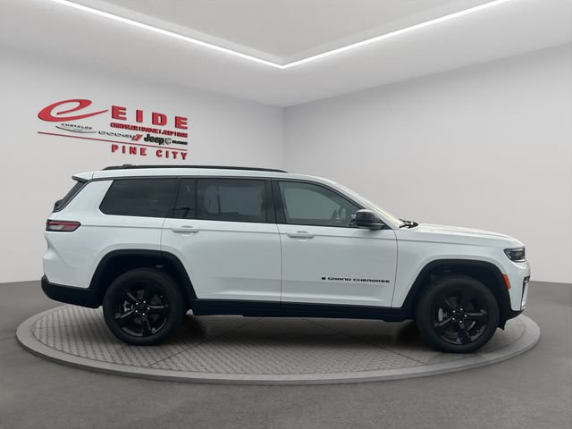 New 2026 Jeep Grand Cherokee L Limited w/ Limited Altitude Package AWD/4WD image 9