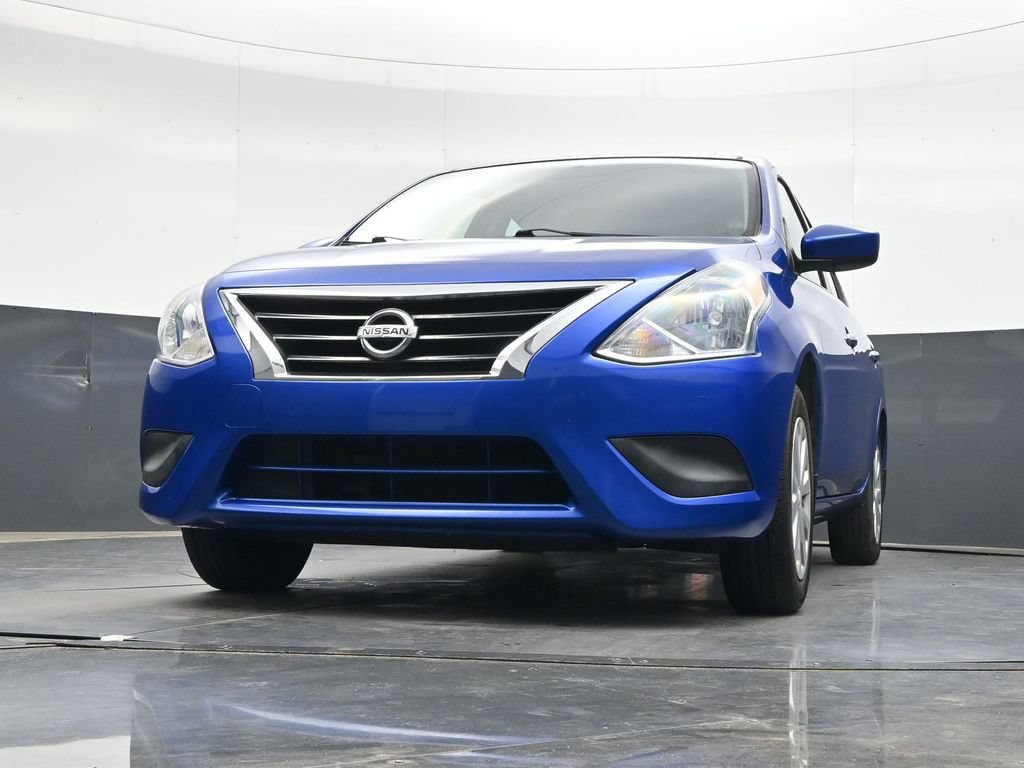 Used 2015 Nissan Versa SV FWD image 44