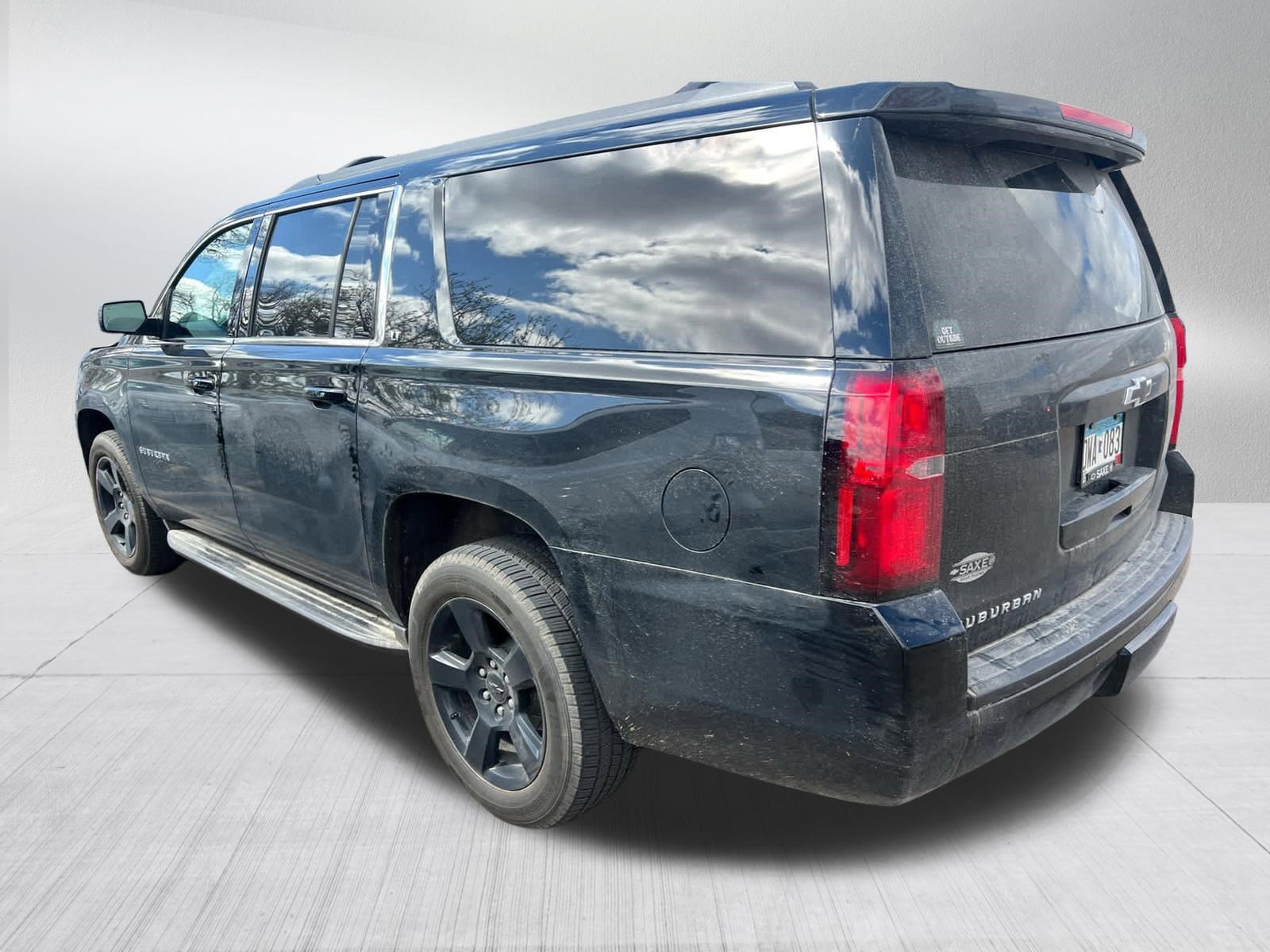 Used 2019 Chevrolet Suburban LT AWD/4WD image 4