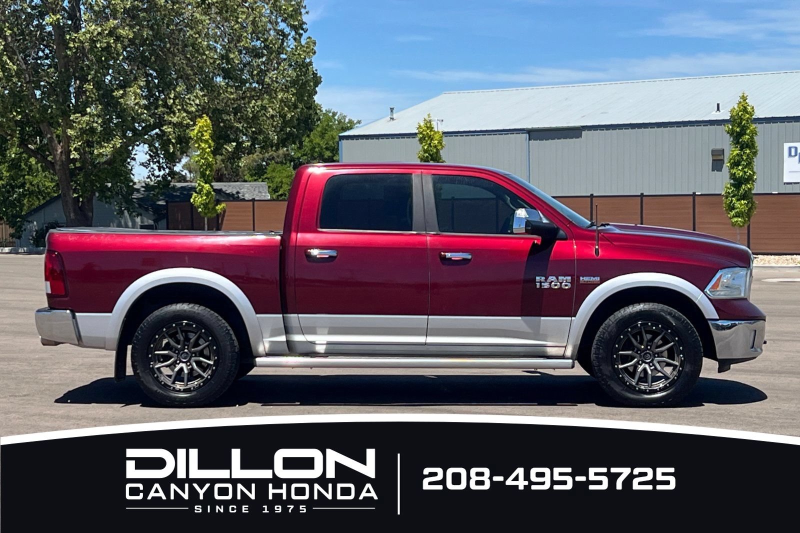 Used 2017 RAM 1500 Laramie w/ Convenience Group AWD/4WD image 3