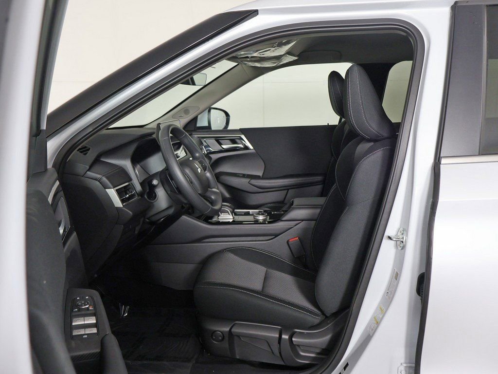 New 2026 Mitsubishi Outlander ES AWD/4WD image 28