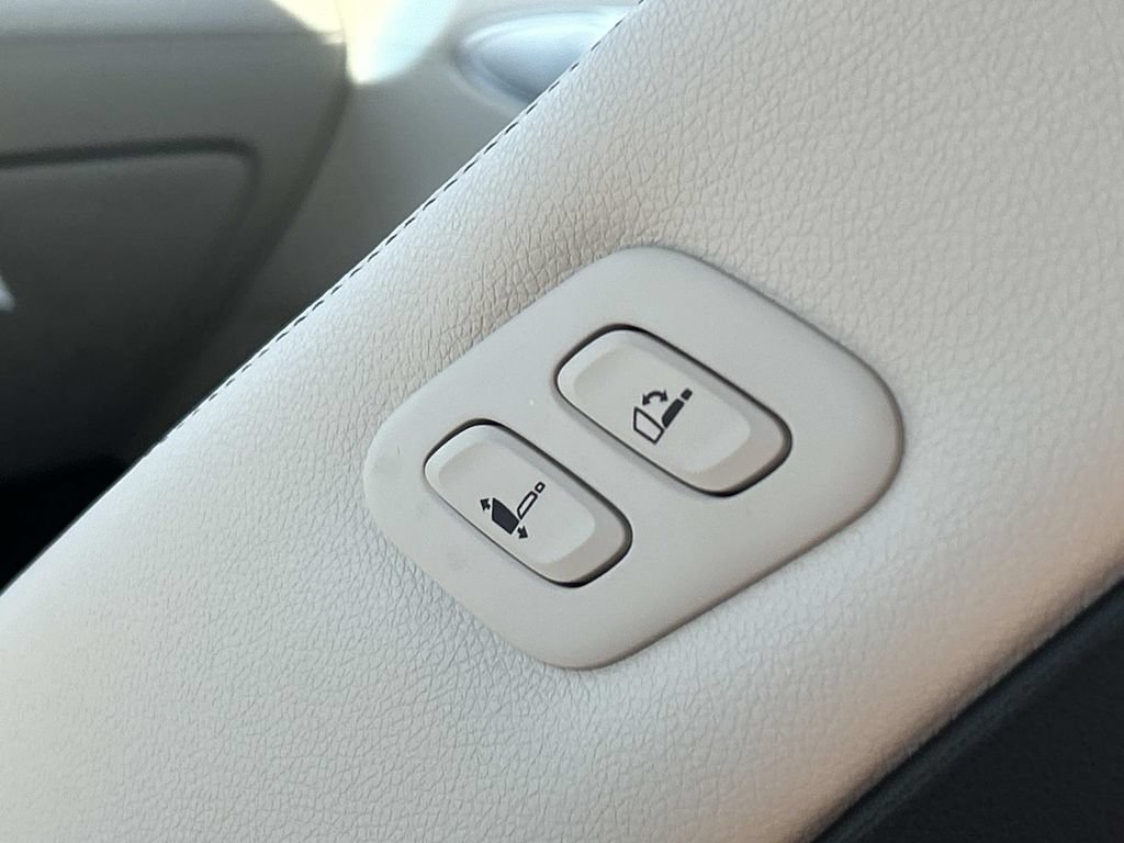 New 2026 Genesis GV70 2.5T Select AWD/4WD image 23