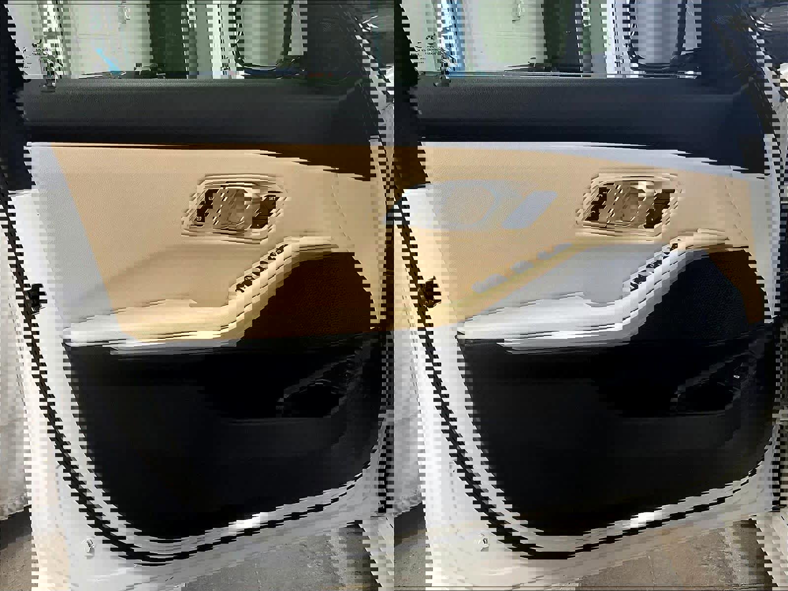 Used 2019 BMW 330i xDrive Sedan w/ Premium Package image 9