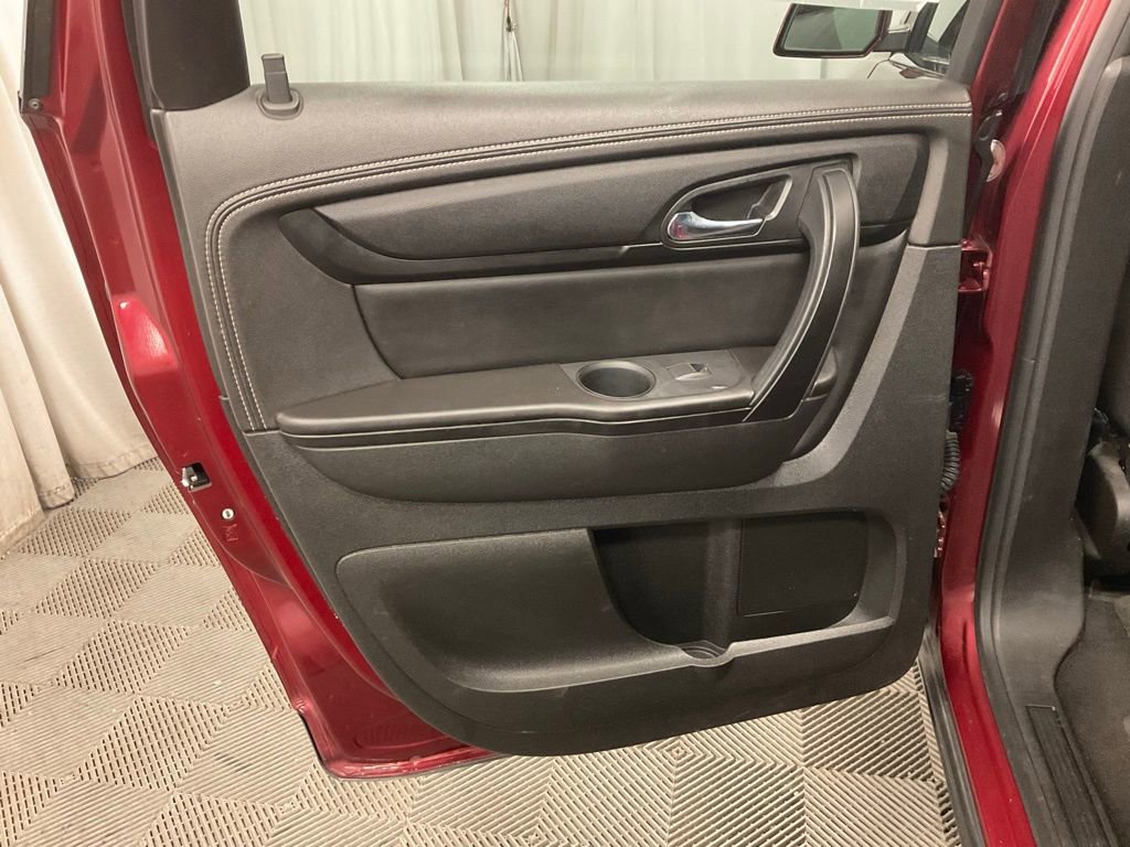 Used 2015 Chevrolet Traverse LT image 34