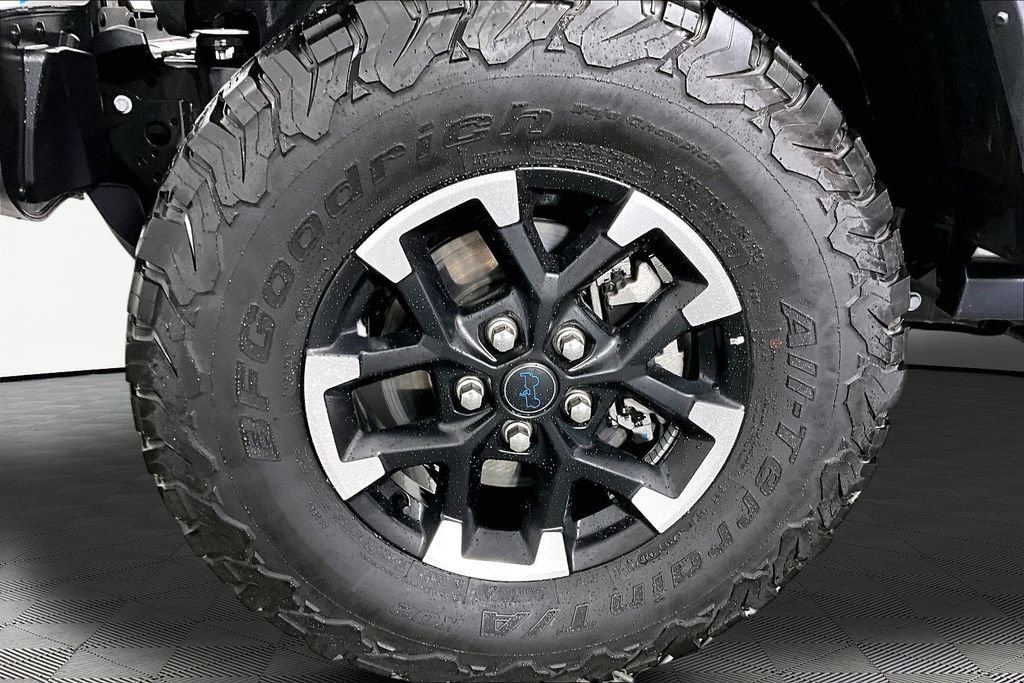 Used 2025 Jeep Wrangler Unlimited Rubicon 4xe w/ Safety Group AWD/4WD image 32