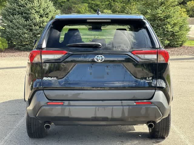 Used 2023 Toyota RAV4 LE AWD/4WD image 4