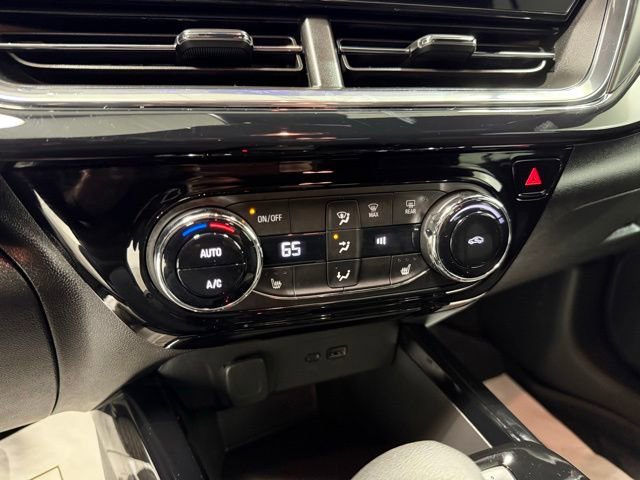 Certified 2025 Chevrolet Trax RS w/ Driver Confidence Package image 19