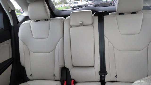 Certified 2022 Ford Edge Titanium w/ Equipment Group 301A image 8