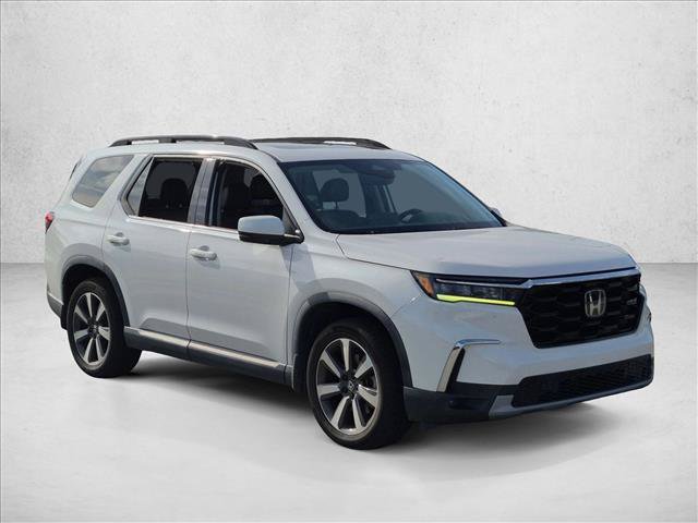 Used 2023 Honda Pilot Touring image 3