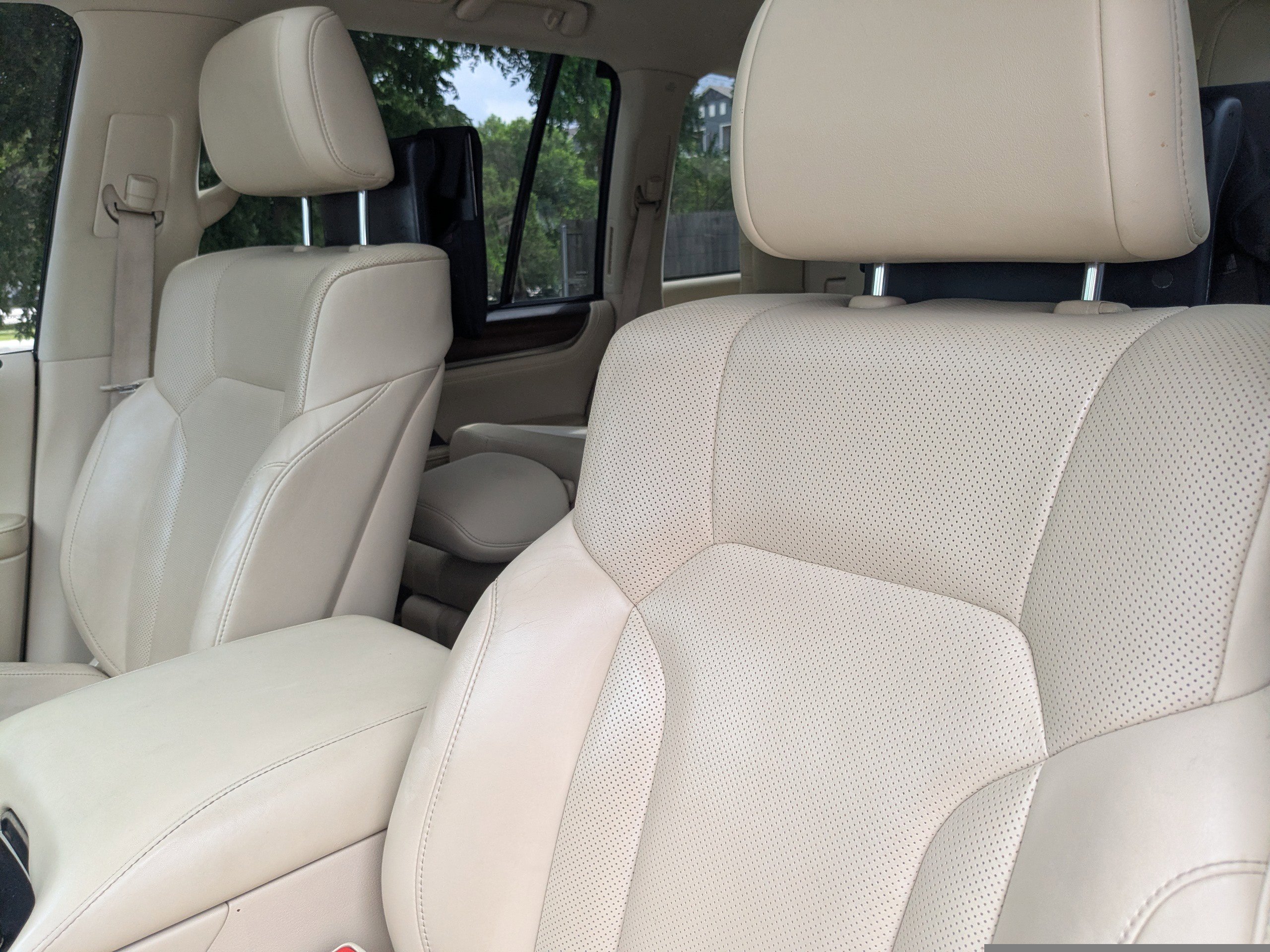 Used 2017 Lexus LX 570 4WD w/ Luxury Package image 7