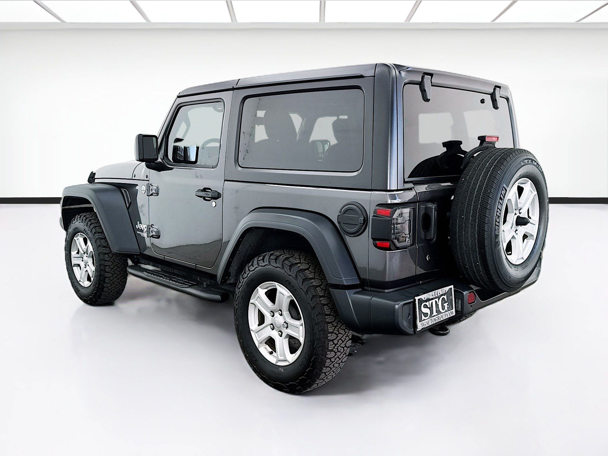 Used 2018 Jeep Wrangler Sport AWD/4WD image 6