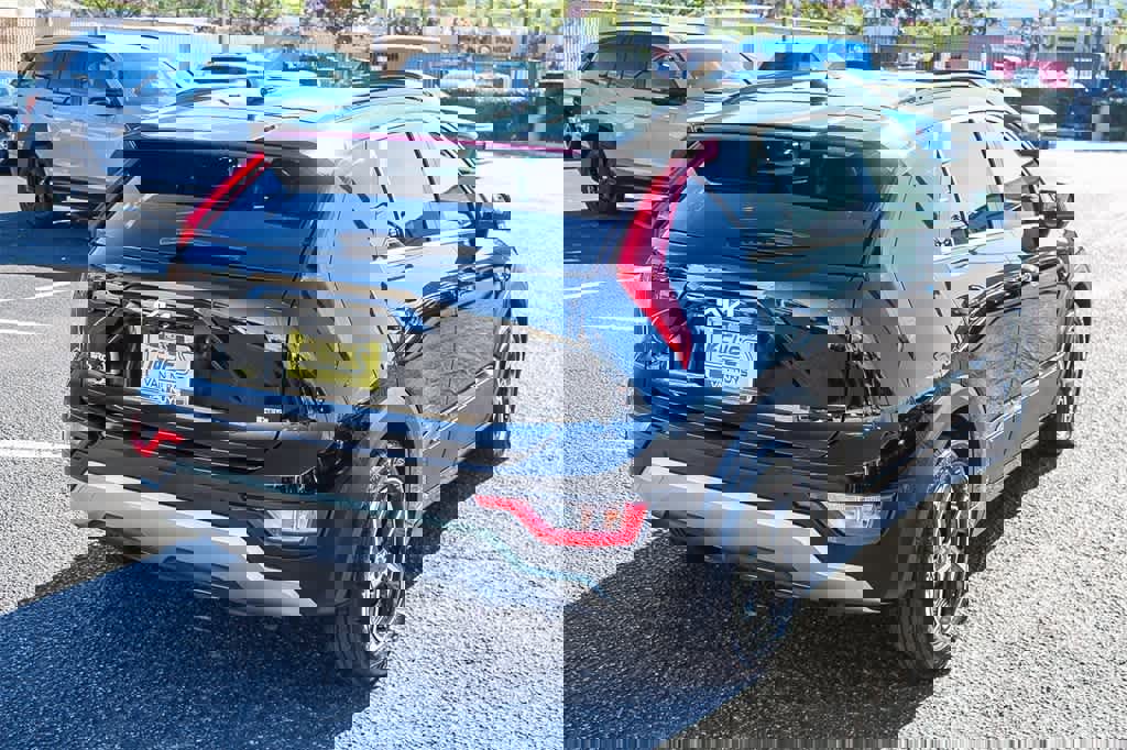 Used 2023 Kia Niro EX image 4
