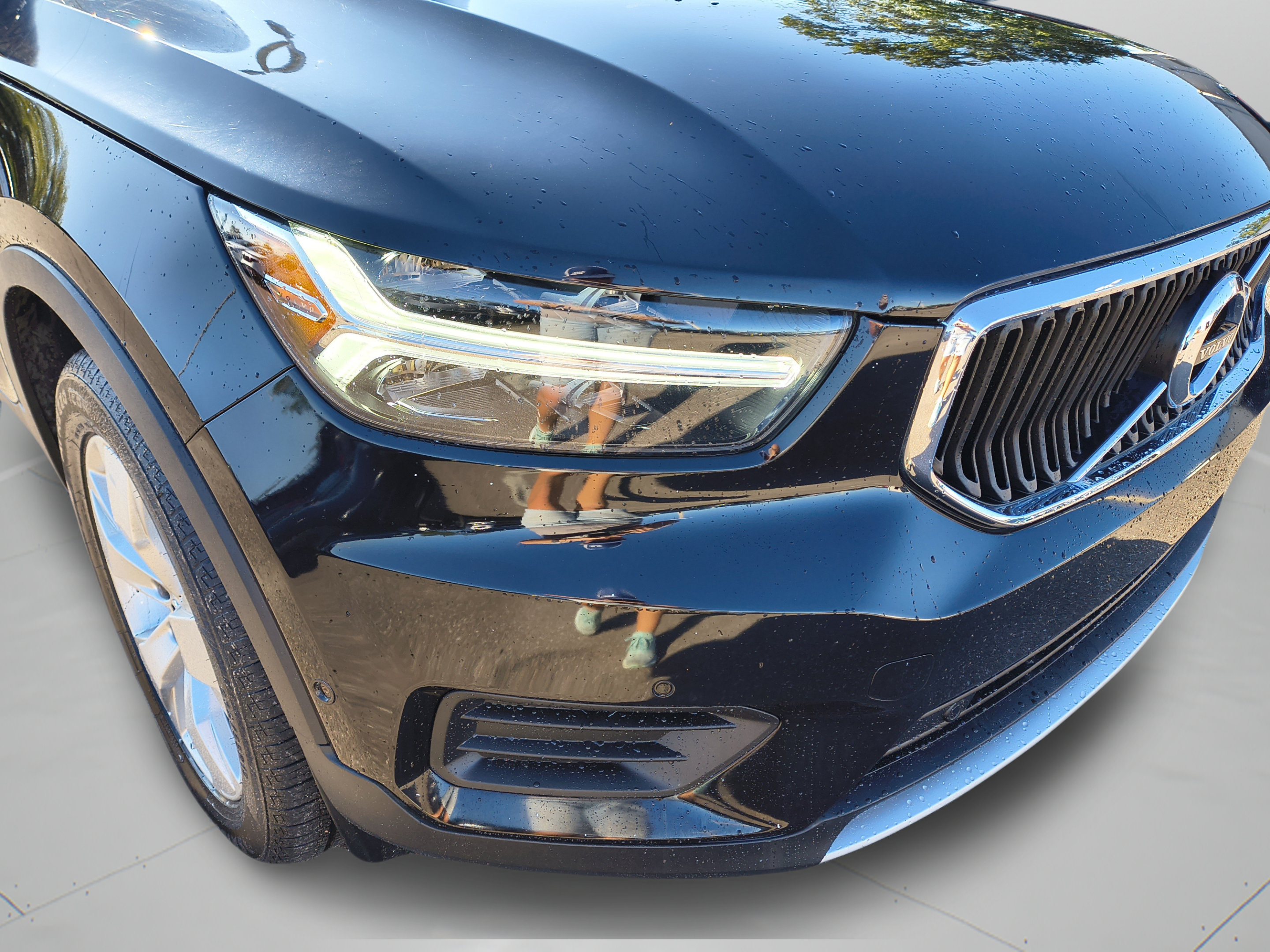Used 2019 Volvo XC40 T4 Momentum FWD image 32