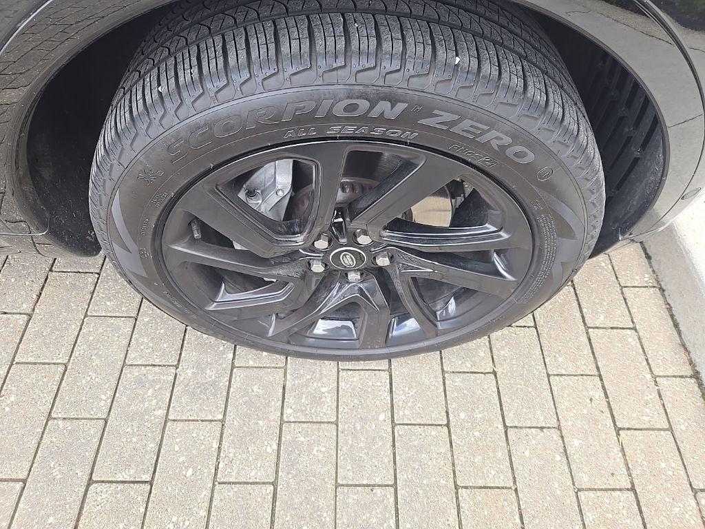 Used 2023 Land Rover Discovery S R-Dynamic image 11