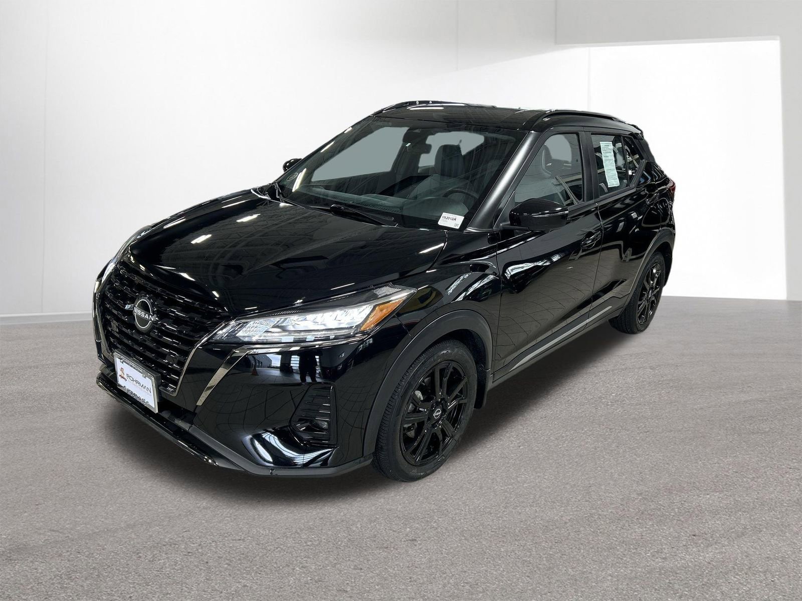 Certified 2022 Nissan Kicks SR w/ Premium Package FWD image 11