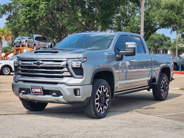 Used 2024 Chevrolet Silverado 2500 High Country w/ High Country Premium Package AWD/4WD image 3