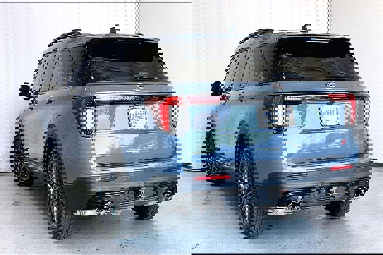 Certified 2025 Ford Explorer ST image 10