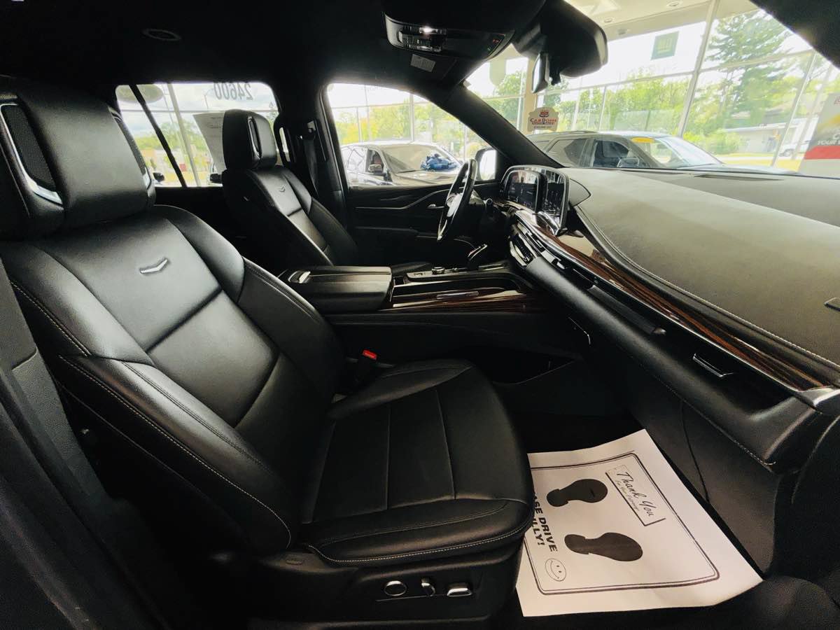 Used 2022 Cadillac Escalade Luxury AWD/4WD image 42