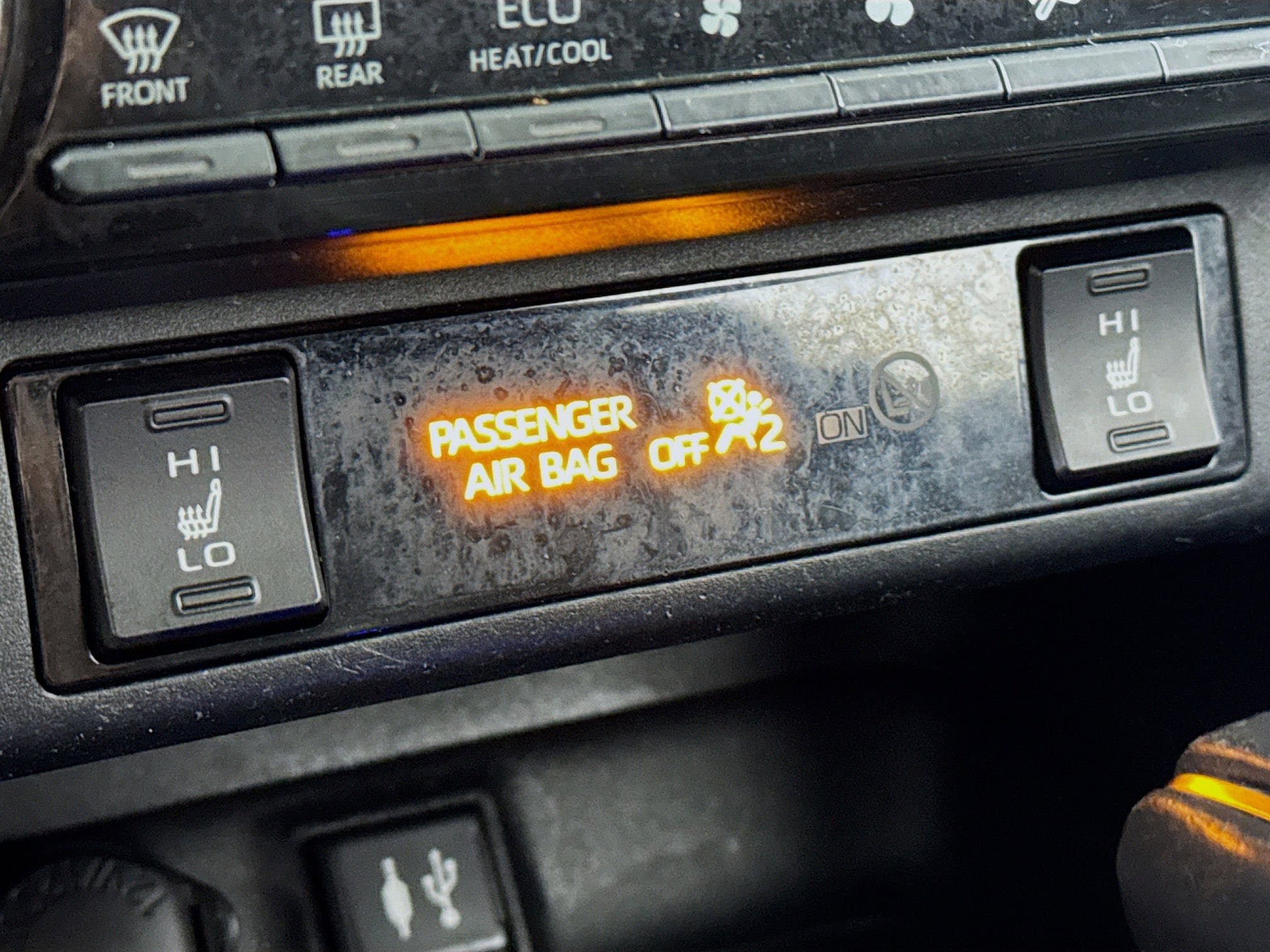 Used 2019 Toyota RAV4 XLE Premium w/ Cold Weather Package AWD/4WD image 3
