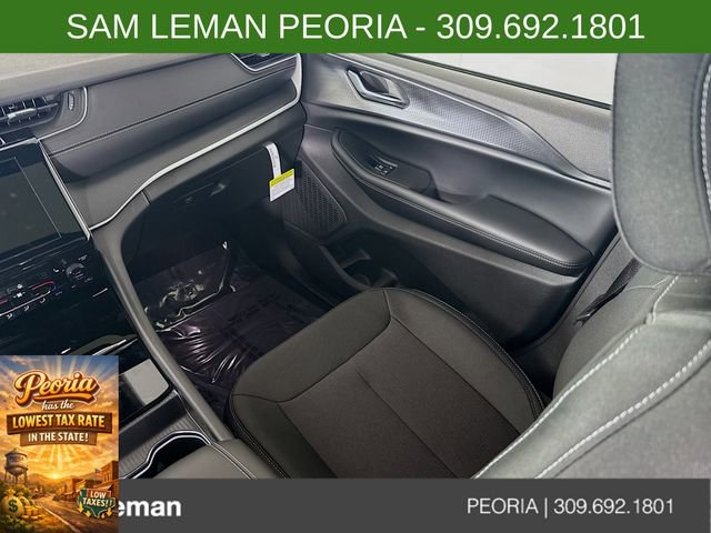 New 2025 Jeep Grand Cherokee Laredo X w/ Luxury Tech Group I image 23