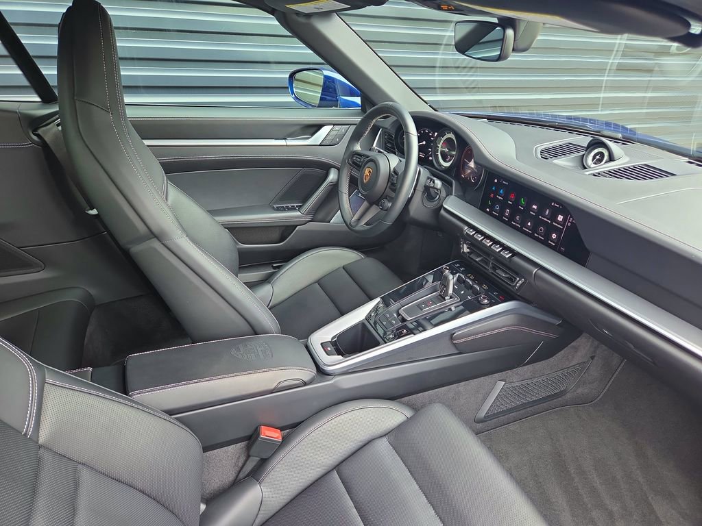 Certified 2022 Porsche 911 Carrera 4S AWD/4WD image 18