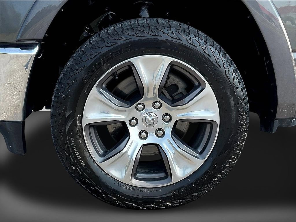 Used 2019 RAM 1500 Laramie AWD/4WD image 39