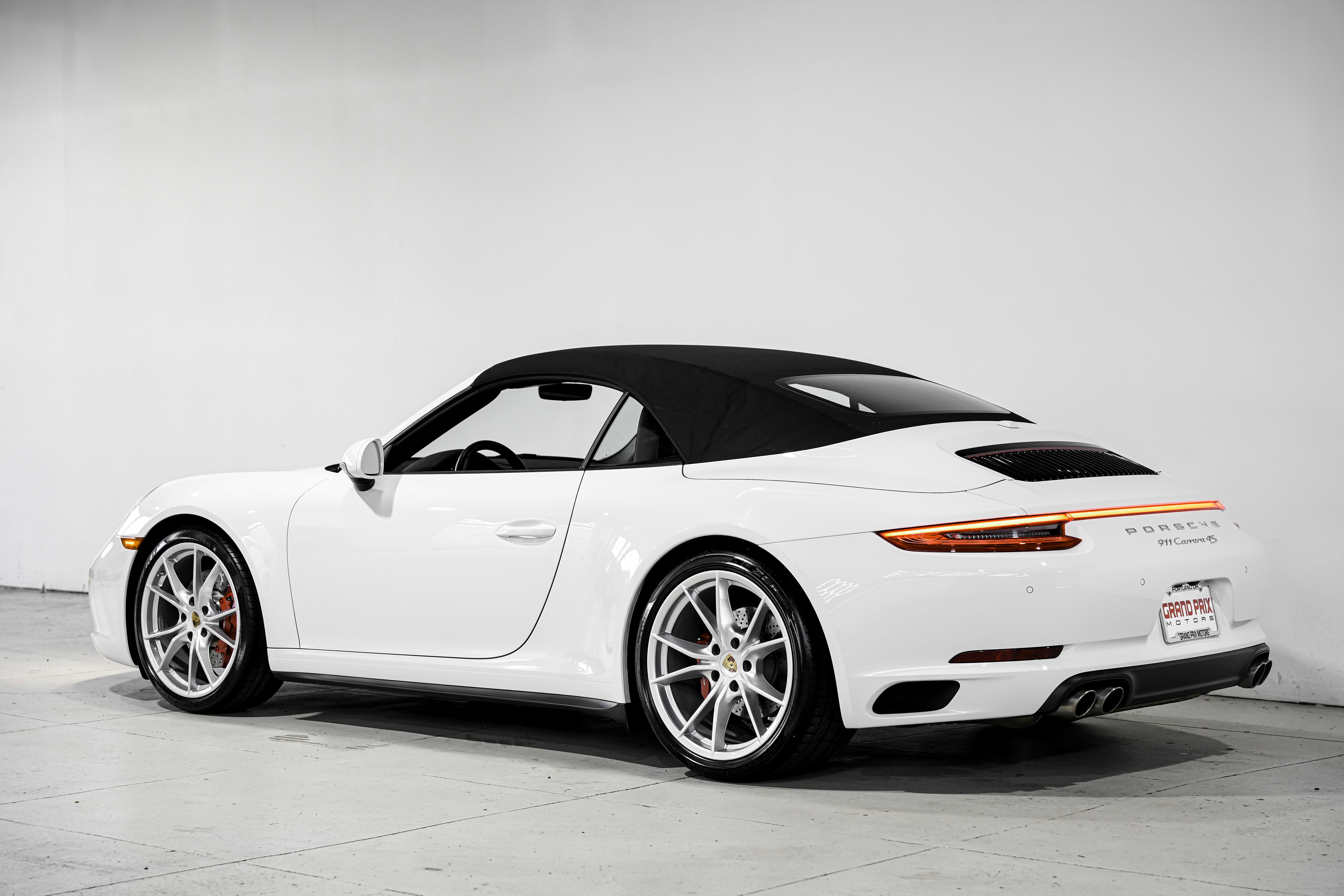 Used 2017 Porsche 911 Carrera 4S image 8