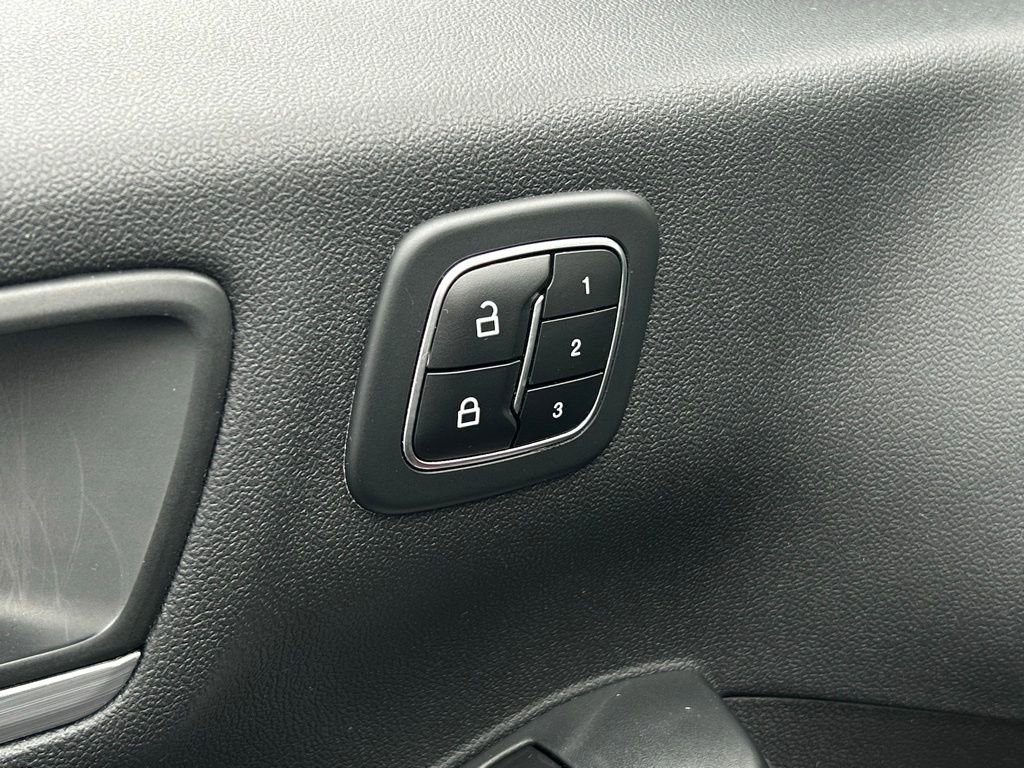 Certified 2023 Ford Escape Platinum AWD/4WD image 18