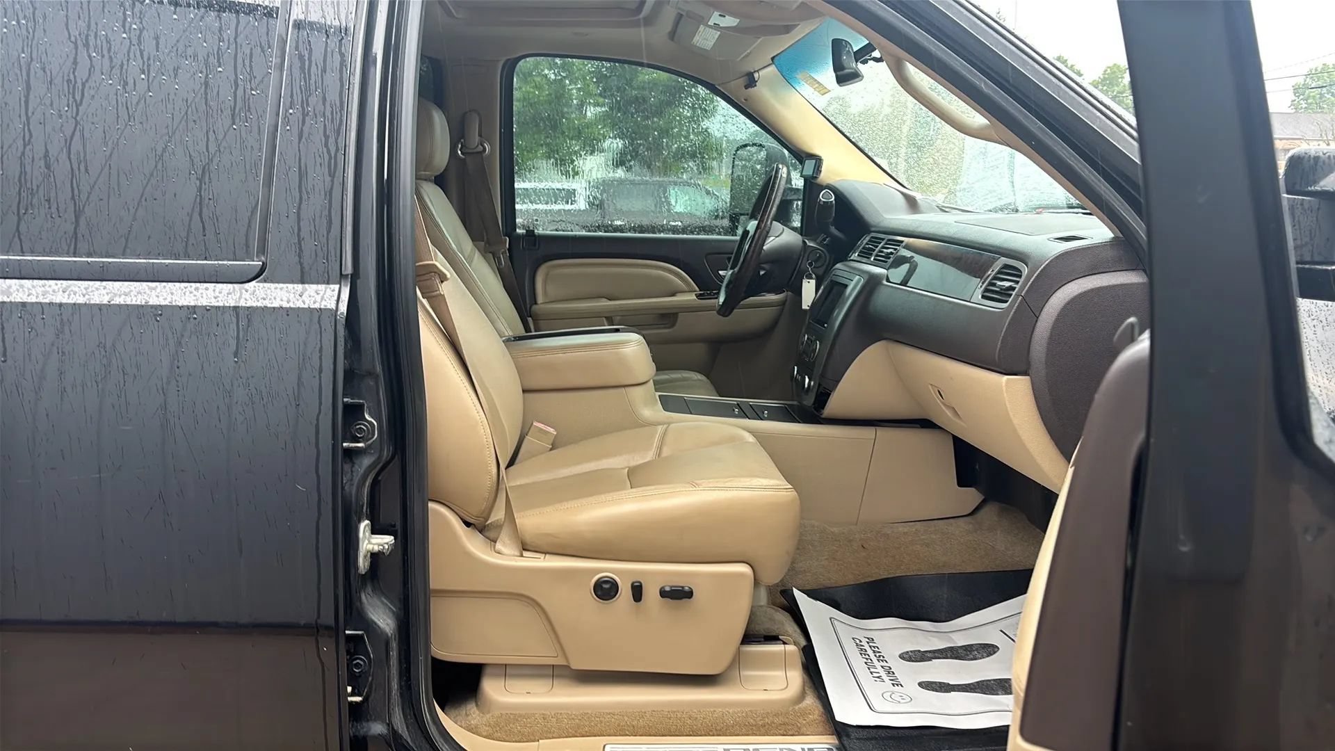 Used 2013 GMC Sierra 2500 Denali w/ Suspension Package, Off-Road AWD/4WD image 15