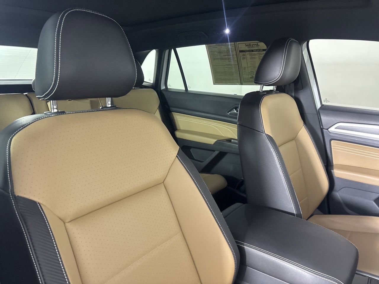 Used 2023 Volkswagen Atlas Cross Sport SE w/ Panoramic Sunroof Package image 27