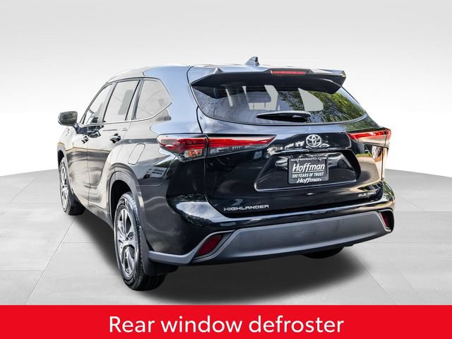 Used 2023 Toyota Highlander XLE AWD/4WD image 11