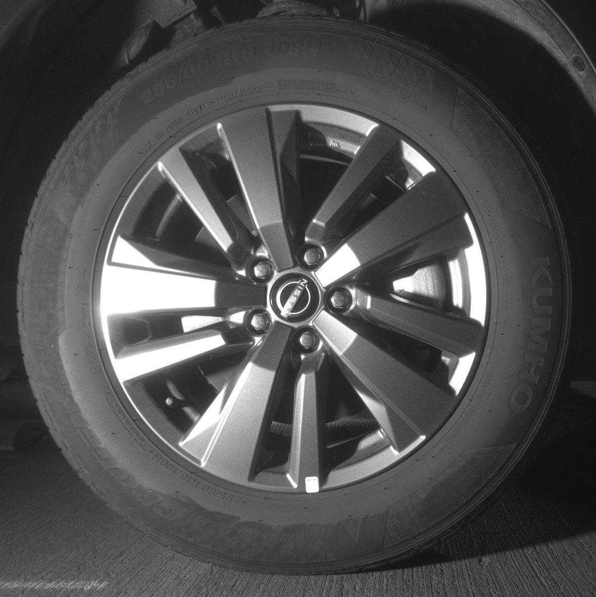 Used 2025 Nissan Pathfinder SV image 13