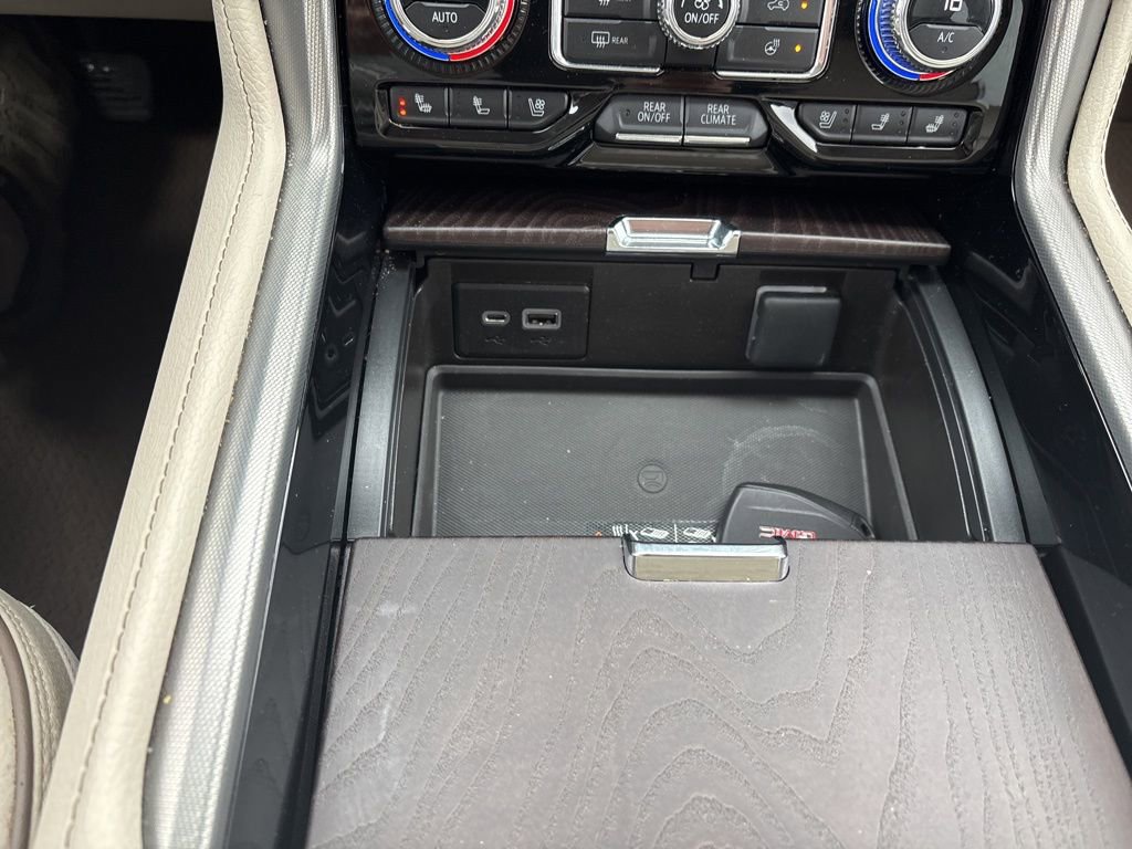 Used 2023 GMC Yukon Denali w/ Denali Reserve Package image 24